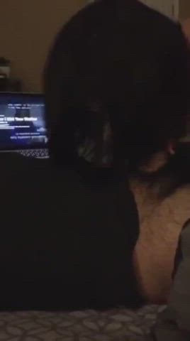 Wife sucking it and than jerking me off : video clip