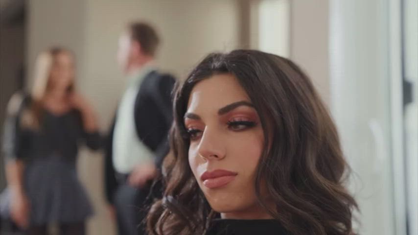 Anyone know who these girls are? : video clip