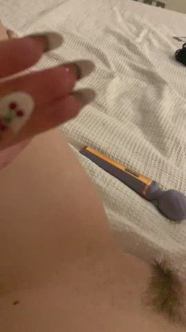 Sticky fingers featuring my landing strip 😉😅 : video clip