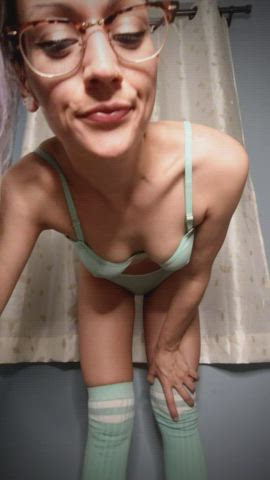 today was my birthday! here's a bouncy little gift from the birthday girl 🎁 [OC] : video clip