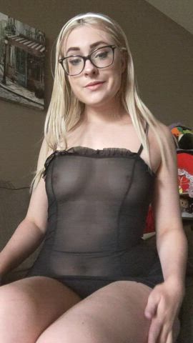 I hope you like me in my dress : video clip