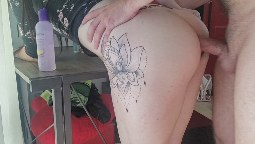 I love to watch my ass oiled and fucked : video clip