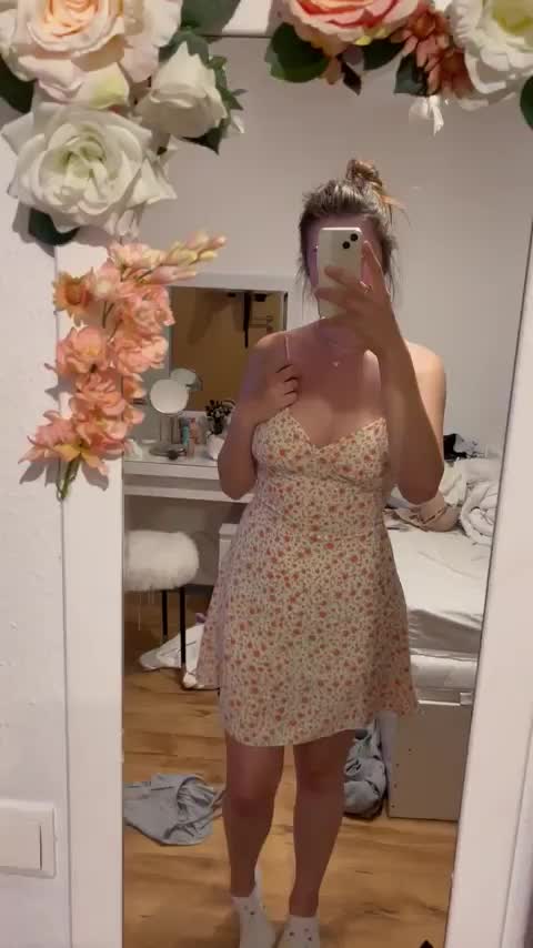 Should pale girls wear dresses? : video clip