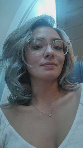 [gif] Off on an adventure, loving flashing my tits on the plane : video clip