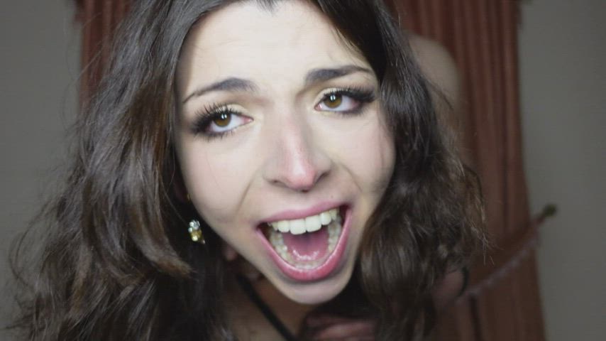 It sounds like fireworks : video clip