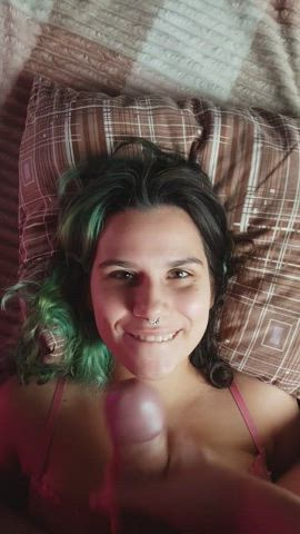 Milf gets her face painted with thick load : video clip