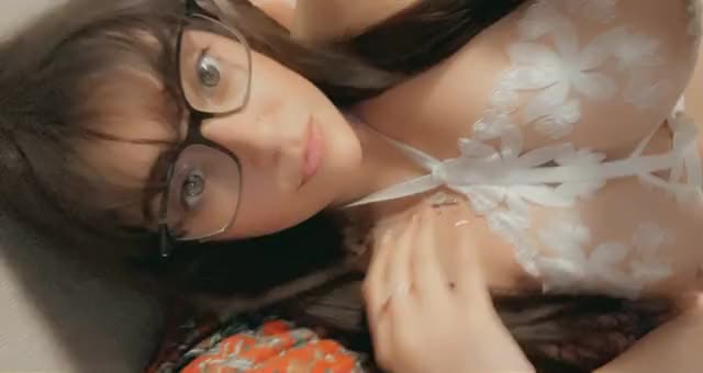 Being a good girl is hard when you’re so bad 😊 : video clip