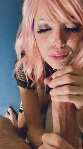 Pink hair earns a load : video clip