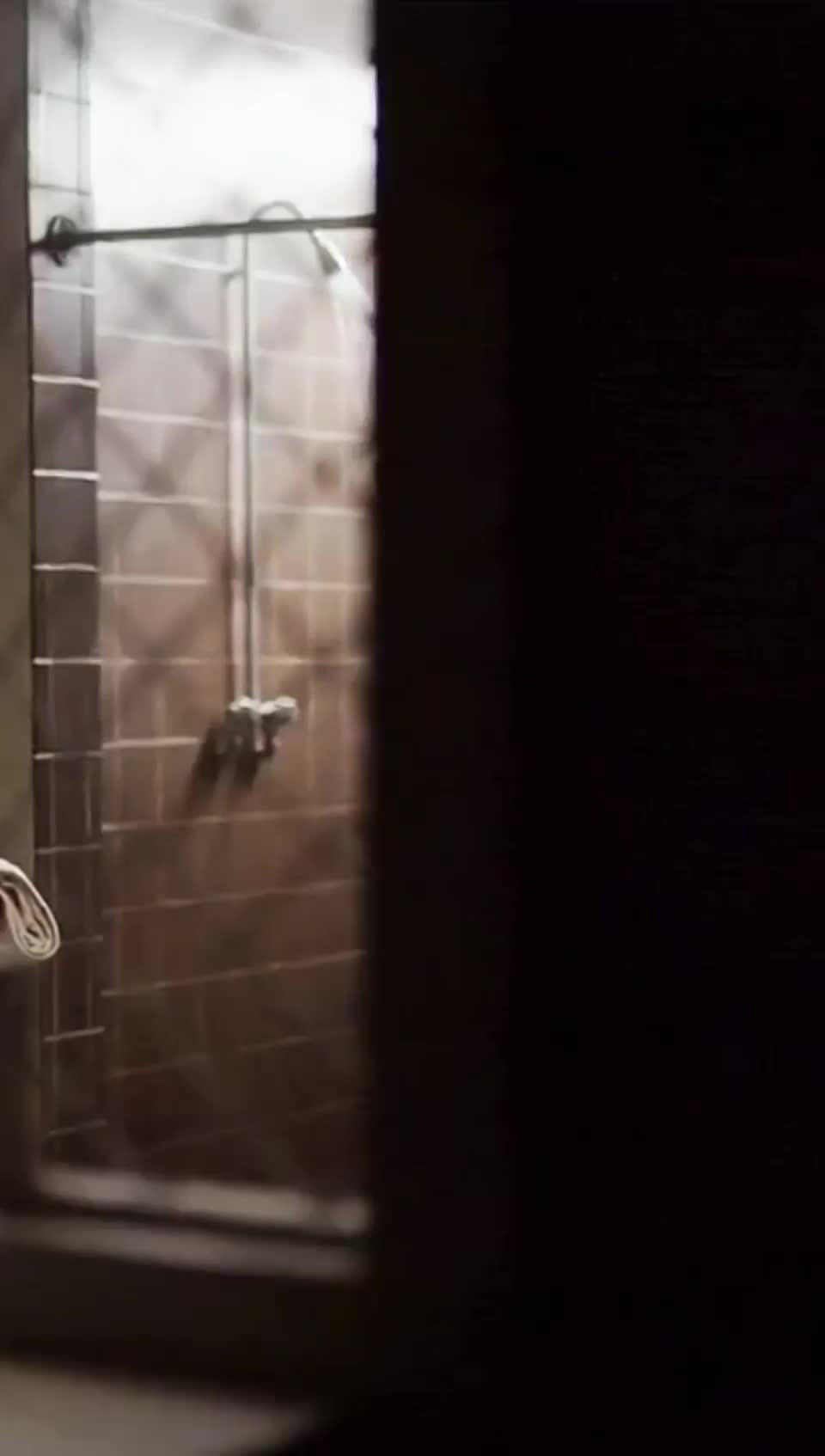 Elizabeth Olsen (new nude scene) : video clip