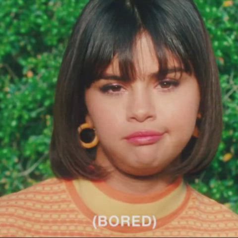 Selena Gomez , everytime she is thirsty : video clip