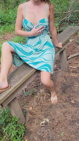 Getting frisky on the disc golf course...[GIF] : video clip