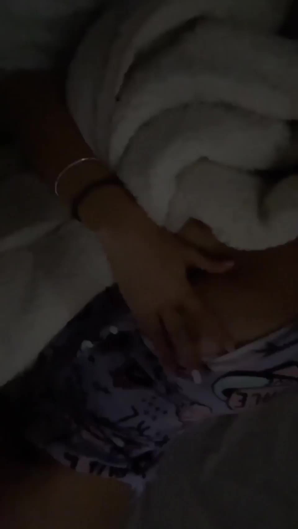 I want someone to lift me up and shove something Big : video clip