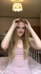 Would you mind if I flashed you at a party? 🙈 : video clip