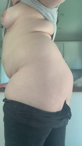 My thighs are thick and my ass is jiggly : video clip