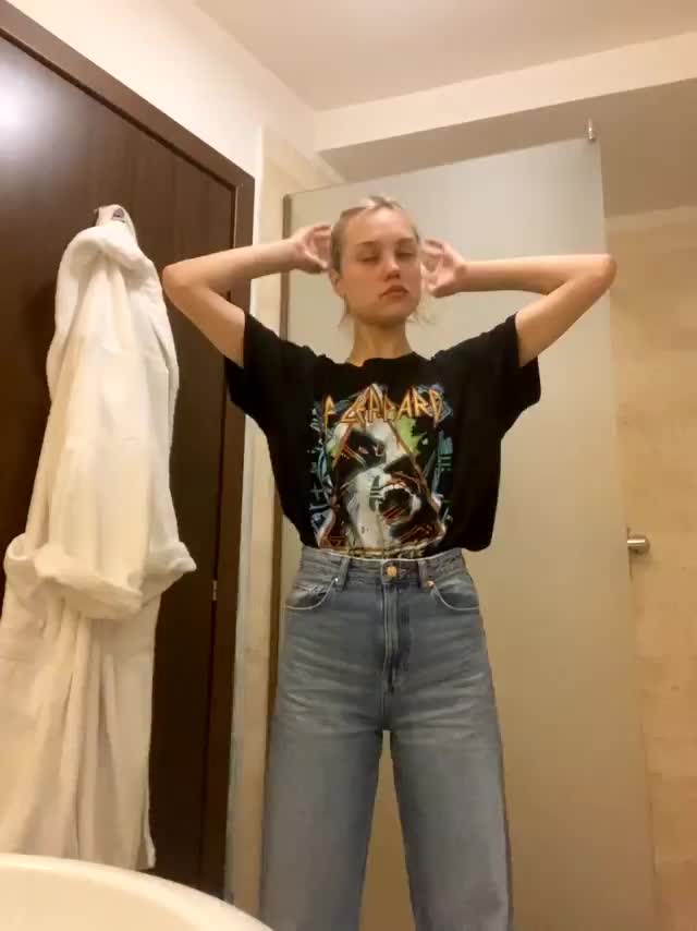 I’m skinny but the real question is… could you handle a tall skinny girl? : video clip