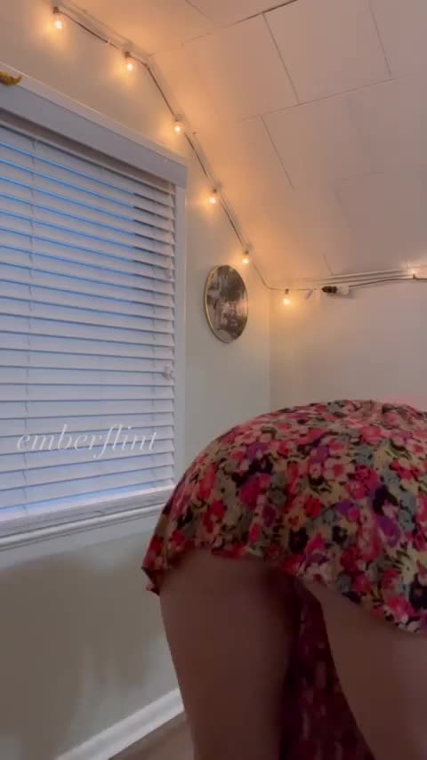 This is what it looks like when I ask you to eat my ass… : video clip