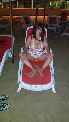 Suck it, gravity! Milf Hotwife with killer tits 💕 [f][52yo mom] : video clip