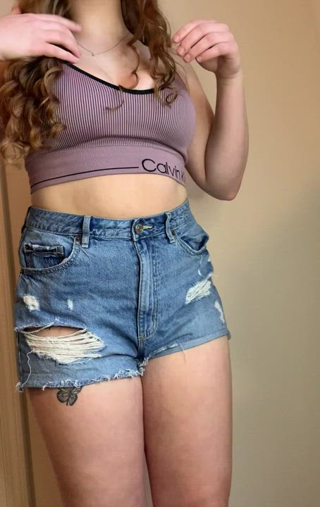I love showing off my tits 😈 : video clip