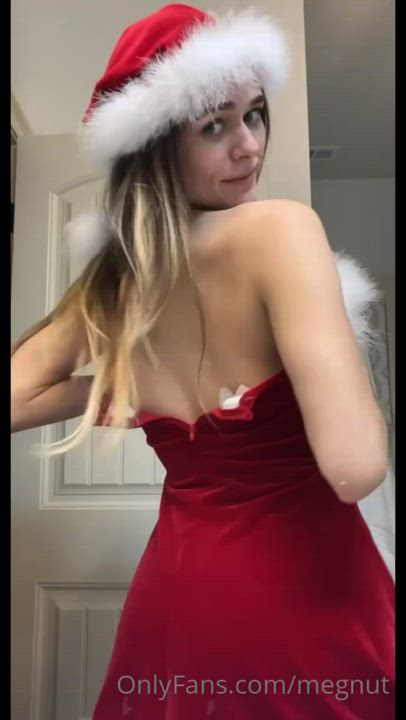 Oh no mommy your tits are out : video clip