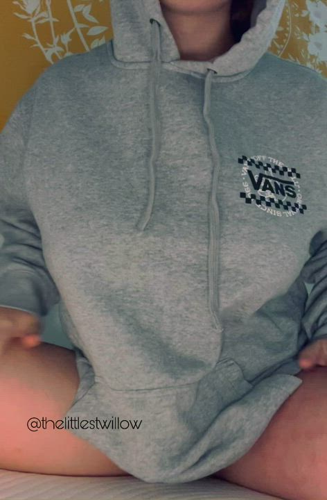 They don’t call them sweater puppies for nothing 😏✨ : video clip