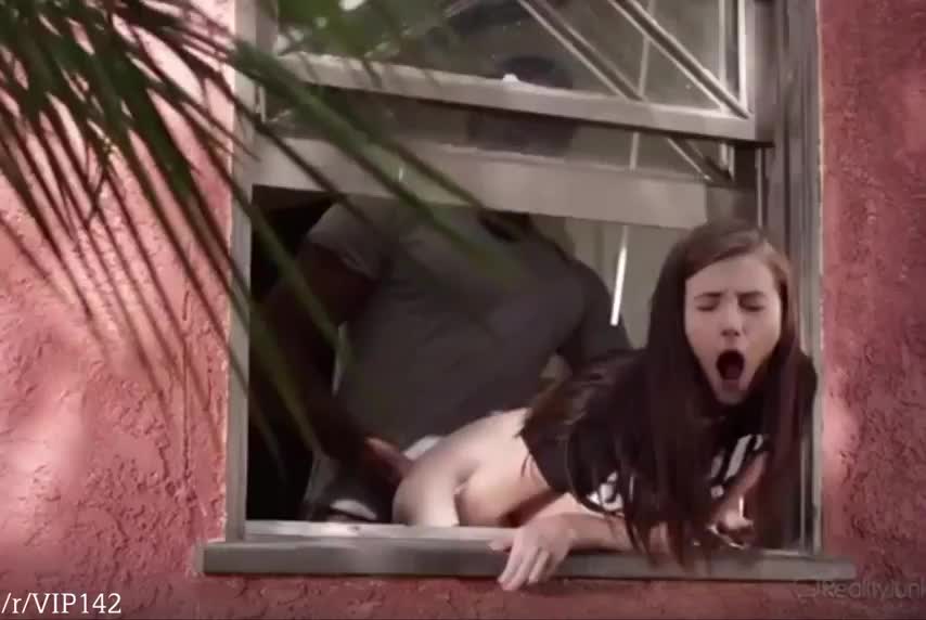 Out The Window : video clip