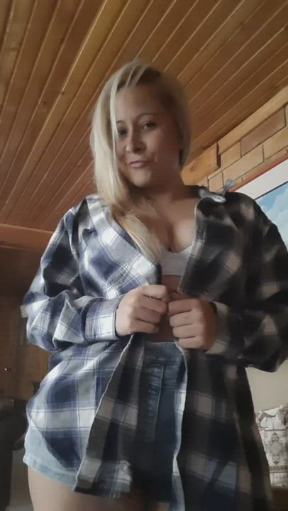 Be honest, would you masturbate if I sent you some nudes of me? 😜 : video clip