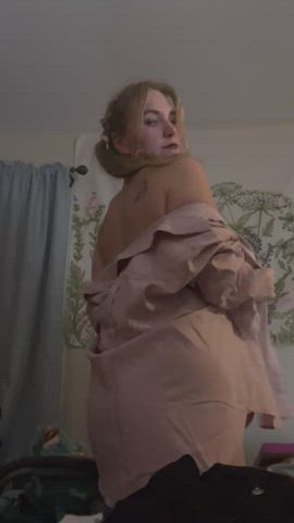 ISO a face that I can use as a chair : video clip