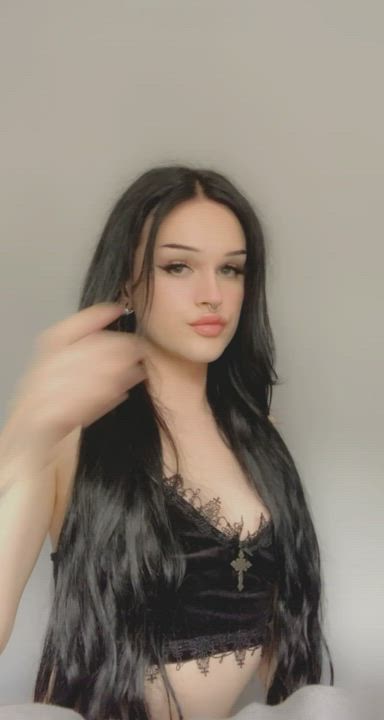 Goth gf with a dick ☺️🖤 : video clip