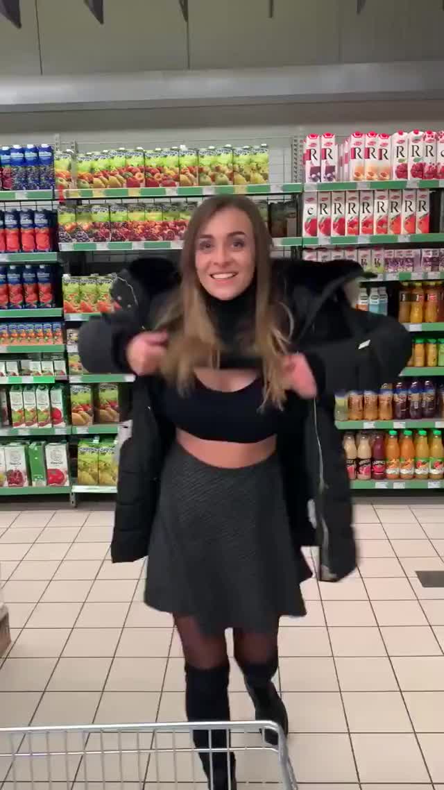 Supermarket Reveal : video clip
