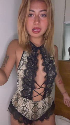 can you describe my body in one word? : video clip