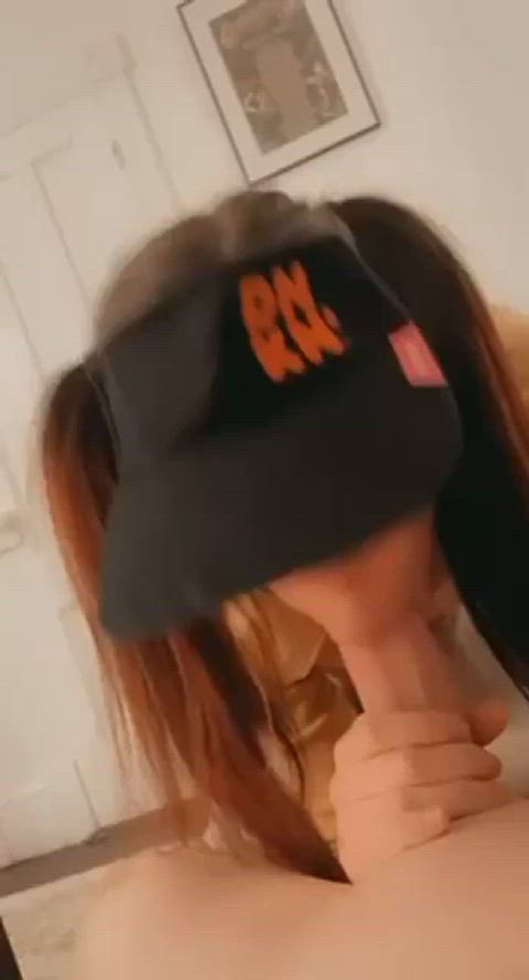 This is how I treat my customers at Dunkin’ usually. Preferably older men, but everyone is accepted 😊 : video clip