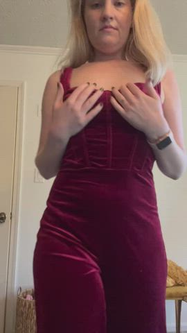 Have you ever let a pale milf take care of you? 39 f : video clip