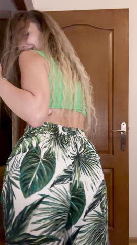 pass or smash my ass? : video clip