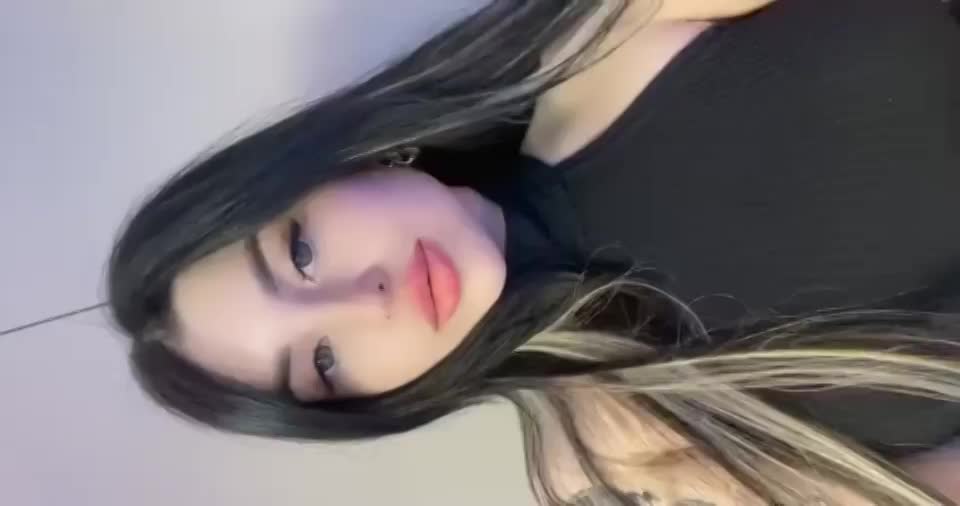 Your naughty school girl : video clip