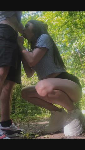 Sucking cock in the forest : video clip