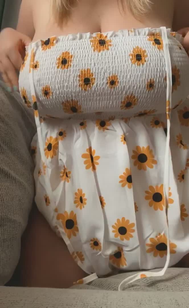 No bra and sundress season 🌻 : video clip