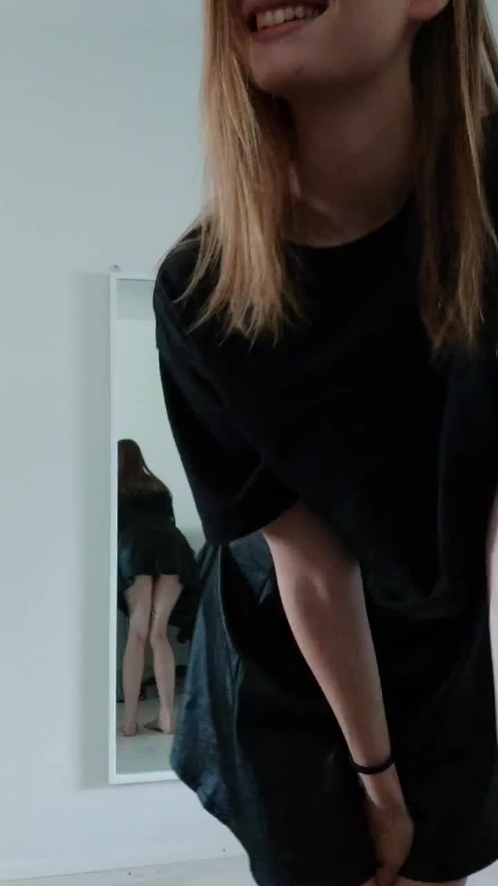 First time showing my pussy [f20] : video clip