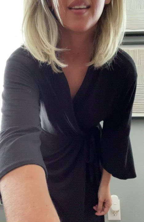 40 yo mom of three and a teacher : video clip