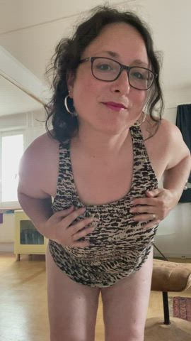 If I let you fuck me will you promise to cum inside? : video clip