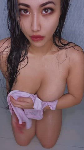 always wanted company when i shower : video clip