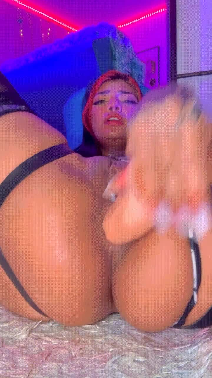 Do you like the way my open ass looks? : video clip