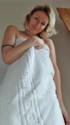 Towel drop : video clip