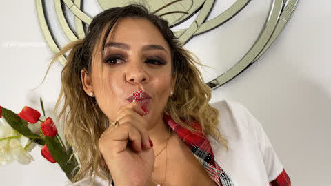 I can make you say yes just by using this lollipop : video clip