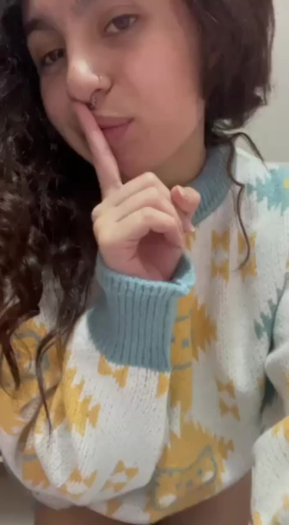 Hiding something really tight & tasty under this sweater : video clip