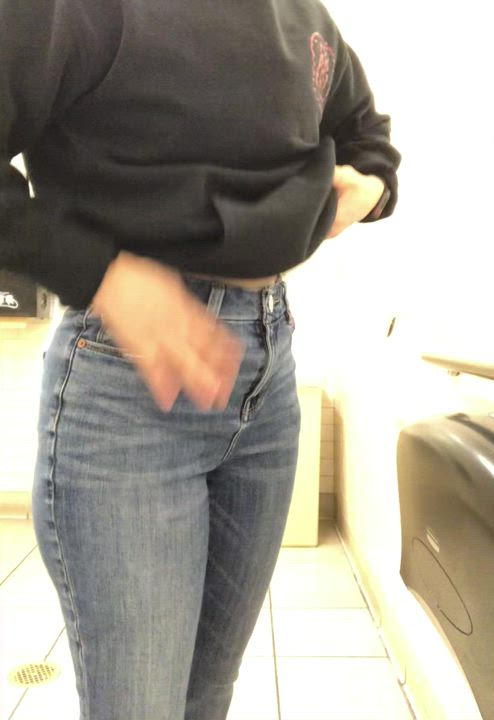 Can you fill me with cum while I’m at work? : video clip