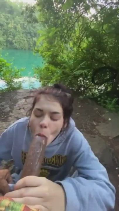 Cocksucking at idyllic location : video clip
