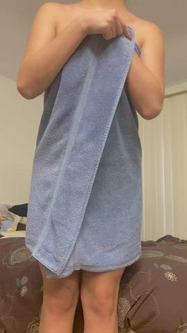 (F21)Just got out of the shower.. how do I look? : video clip