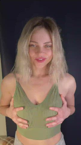 This is your sign to date a busty blonde girl! ( me ) : video clip
