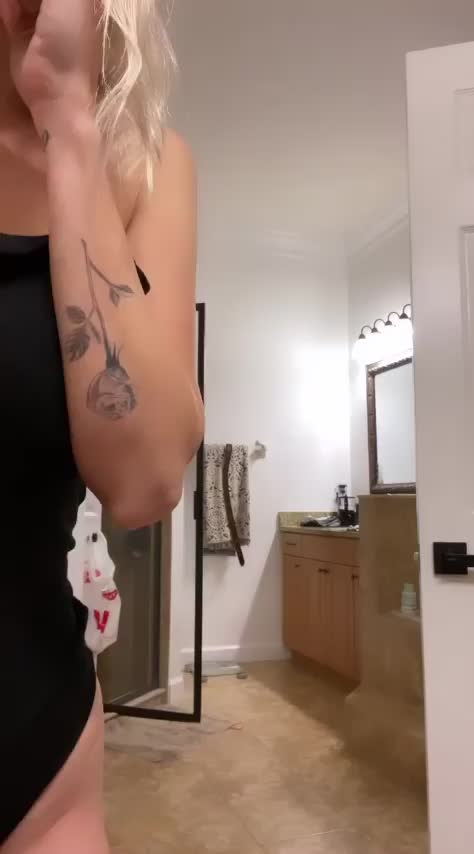 The milf with nice tits : video clip