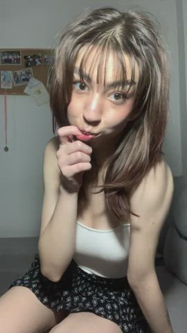 hey to the 5 horny guys who will see this : video clip